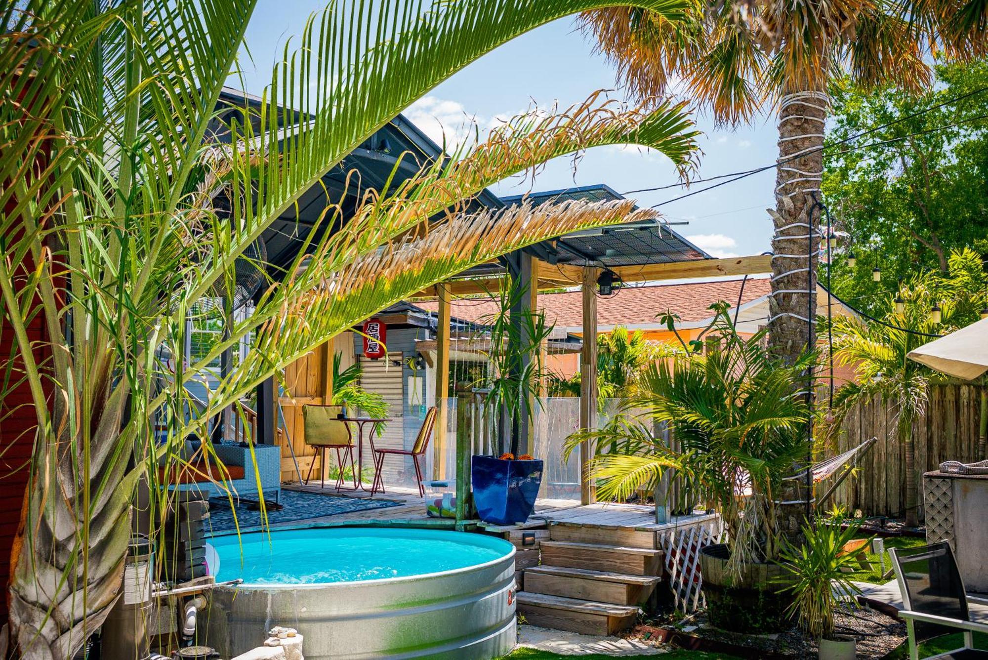 World Solo Travel'S Welcomed At St Pete Home Сент-Питерсберг Экстерьер фото